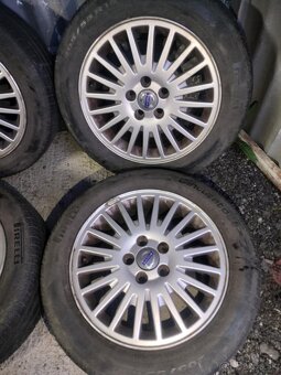 4ks alu disky orig. Volvo 5x108 r16 pneu 205/55 r16 5mm - 4