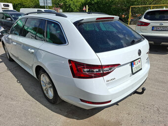 ŠKODA SUPERB COMBI 2,0 TDi r.v. 2017 - 4