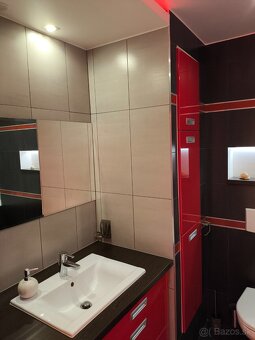 LUXUSNÝ VEĽKOMETRÁŽNY 2IZB.BYT 67m2 SO ŠATNÍKOM. - 4