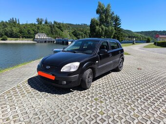 Kia Rio - 4