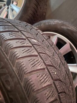 BMW zimná sada - originál alu disky 225/55 R17 - 4