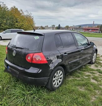 Volkswagen Golf 5 - 4