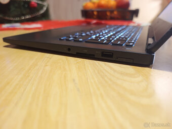 DELL Latitude E7470 - 14.1" / i5 6300u / 8GB DDR4 / m.2 SSD - 4