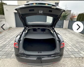 Tesla S - 4