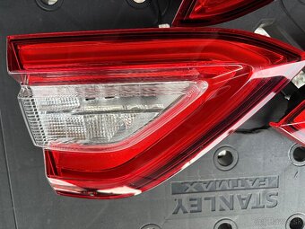Maserati Levante 2017 zadne svetla komplet bez poškodenia - 4