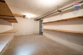 PREDAJ: OBCHODNÝ PRIESTOR, DUNAJSKÁ STREDA - ŠPORTOVÁ ULICA - 4