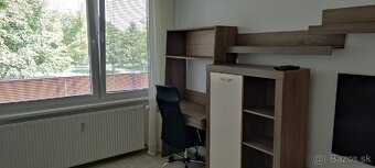 Rezervovaný:Predáme 2 izb. byt na Chrenovej II.v Nitre. - 4