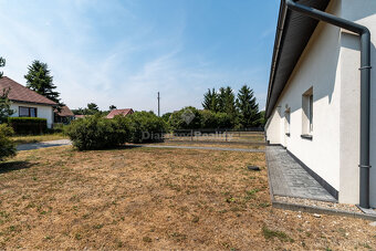 NA PREDAJ JEDNOPODLAŽNÝ 3 IZBOVÝ RODINNÝ DOM SO ZÁHRADOU | K - 4