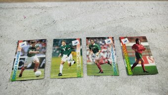 Predám komplet sériu futbalových kartičiek FRANCE 98 - 4