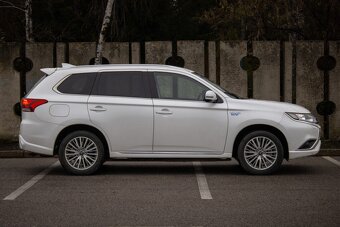 Mitsubishi Outlander 2.4l PHEV CVT - 4