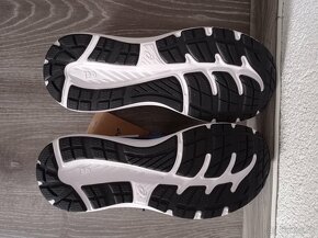 Bežecká obuv značky Asics veľkosť 42,5 - 4