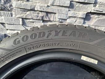 215/55 R17 98V zimné GOODYEAR - 4