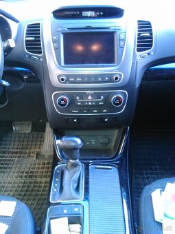KIA SORENTO - 4