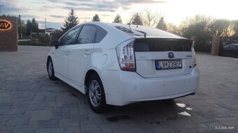 Toyota prius hybrid - 4
