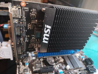 DOSKA + CPU + RAM + VGA - 4