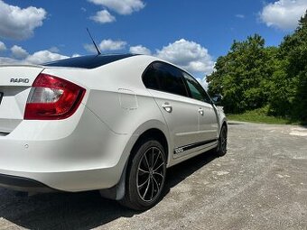 Predám Škoda Rapid 1.4 TSI Ambition DSG Automat - 4