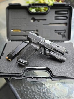 Canik mete sft pro + vortex defender ccw + olight baldr pro - 4