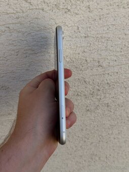 Apple iPhone XR 64GB Biely - 4