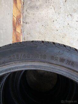 Pneu 225/40 R18 - 4
