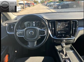 VOLVO V60 D3 (110kw automat) Momentum Pro - 4
