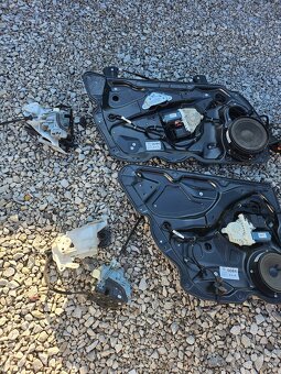 VW Touran,Passat B6 elektr.sťahovanie okien,Zámky dverí - 4