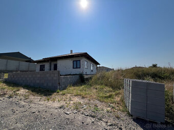 Na Predaj  Rodinný dom  4izbový - Veľký Lapáš - 4