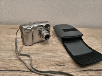 Nikon coolpix E5600 - 4