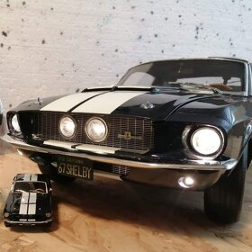FORD MUSTANG 1:8 - 4