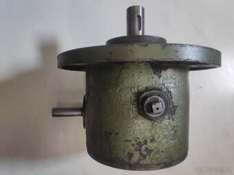 Elektromotor s prevodovkou - 4
