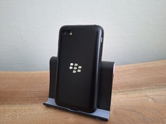 Blackberry Q5 - 4