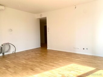 NA PREDAJ 3 IZBOVÝ BYT S BALKÓNOM V PRESTÍŽNOM KOMPLEXE  MET - 4