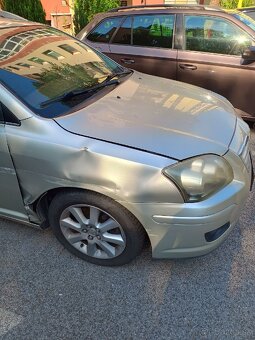 Toyota Avensis - 4