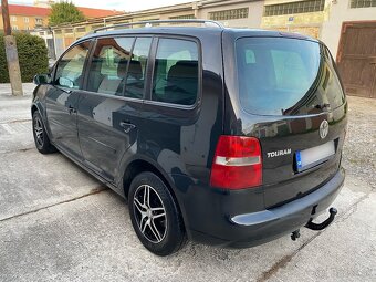 Volkswagen Touran 2.0 TDi 103Kw - 4