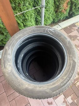 Predám letné Pneu 235/55/19  Hankook - 4