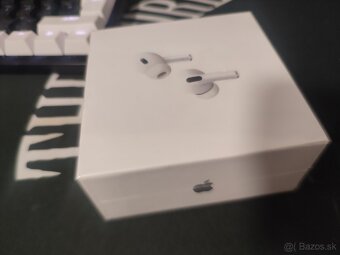 Apple AirPods (2nd gen) - 4