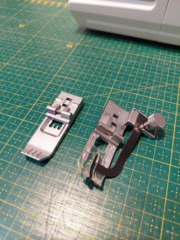 Coverlock Janome 2000 CPX + lemovač zakladač - 4