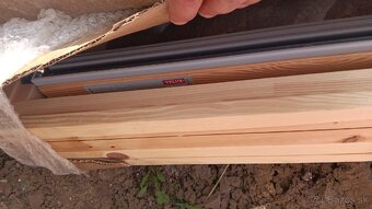 Predám strešné okná Velux 94x140 - 4