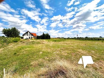 Predaj - Investičný pozemok 800m2 – Veľký Lapáš - 4