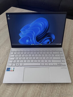 Asus Zenbook 14" UX425 (11th Gen Intel i7) - 4