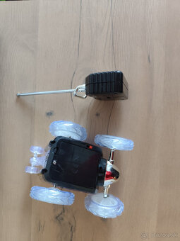 Pretáčacie RC autíčko - 4