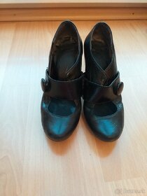 Čierne kožené topánky na opätku - 4