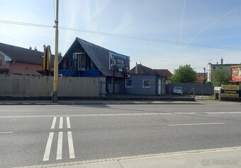 Ponúkam na dlhodobý prenájom lukratívny priestor na podnikan - 4