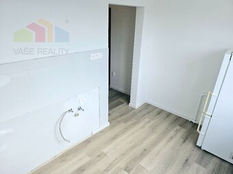 1 izbový byt Bánovce nad Bebravou / CENTRUM / LOGGIA / KOMPL - 4