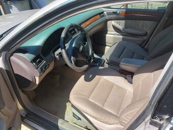 Audi A6 2.5 V6 - 4