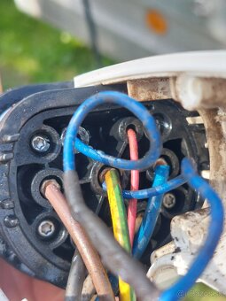 Predám polofunkčnú nabijacku type 2 ccs Feyree 11kw 380v - 4