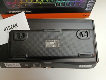 Kompaktná herná klávesnica Fnatics Streak65 RGB 90€ - 4