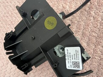 Predám spínaciu skrinku 1K0905851B - 4