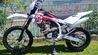 Husqvarna TE250 - 4