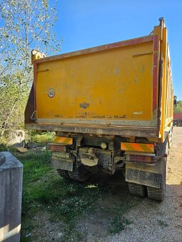 Renault Kerax 8x4 - 4