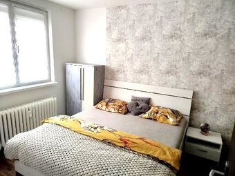 Priestranný 3-izbový byt (64 m²) s loggiou – ideálne bývanie - 4